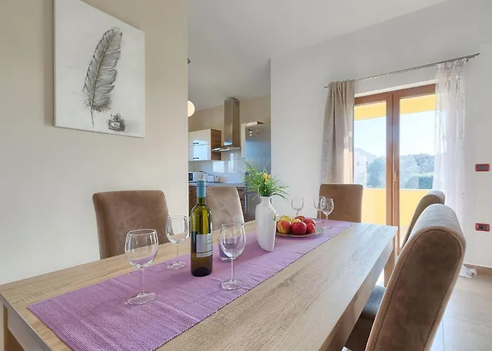 Linden Tree By Interhome