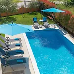 בית נופש Linden Tree By Interhome
