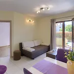 Linden Tree By Interhome * פולה
