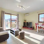 בית נופש Linden Tree By Interhome פולה