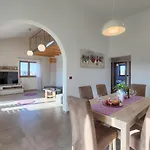 Linden Tree By Interhome * פולה