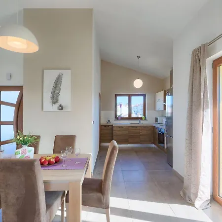 Casa de Férias Linden Tree By Interhome Pula