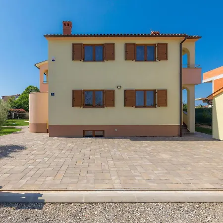 Linden Tree By Interhome Casa de Férias Pula