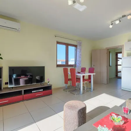 Linden Tree By Interhome Dom wakacyjny